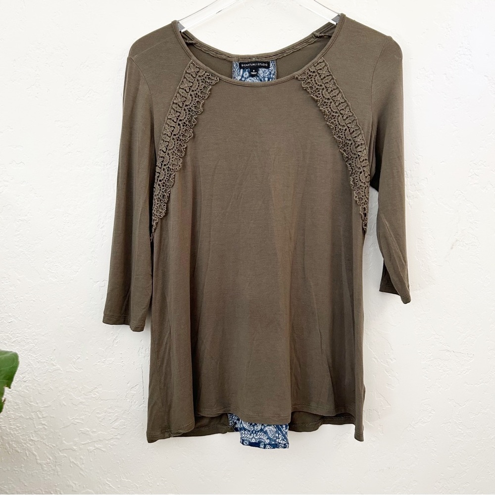 Signature Studio Lace-Up Back Bandanna Print Shirt Size S - Picture 3 of 6
